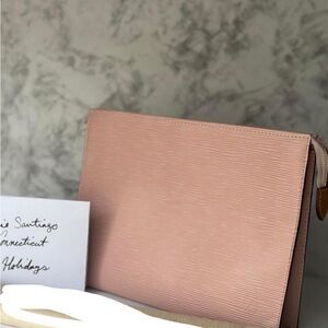 Louis Vuitton Epi toiletry 26